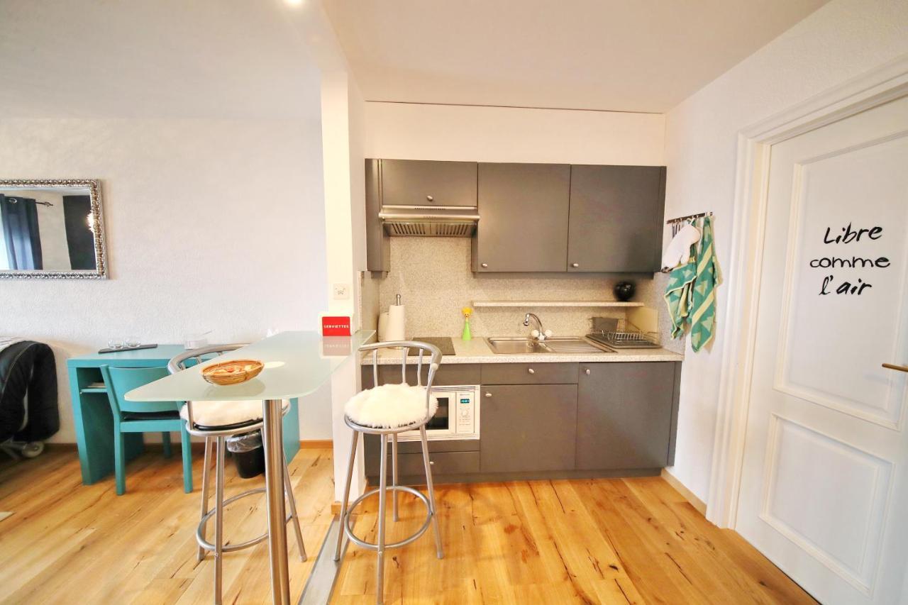 Corseaux Beach Rooms-Riviera Beach Apartments Веве Екстер'єр фото